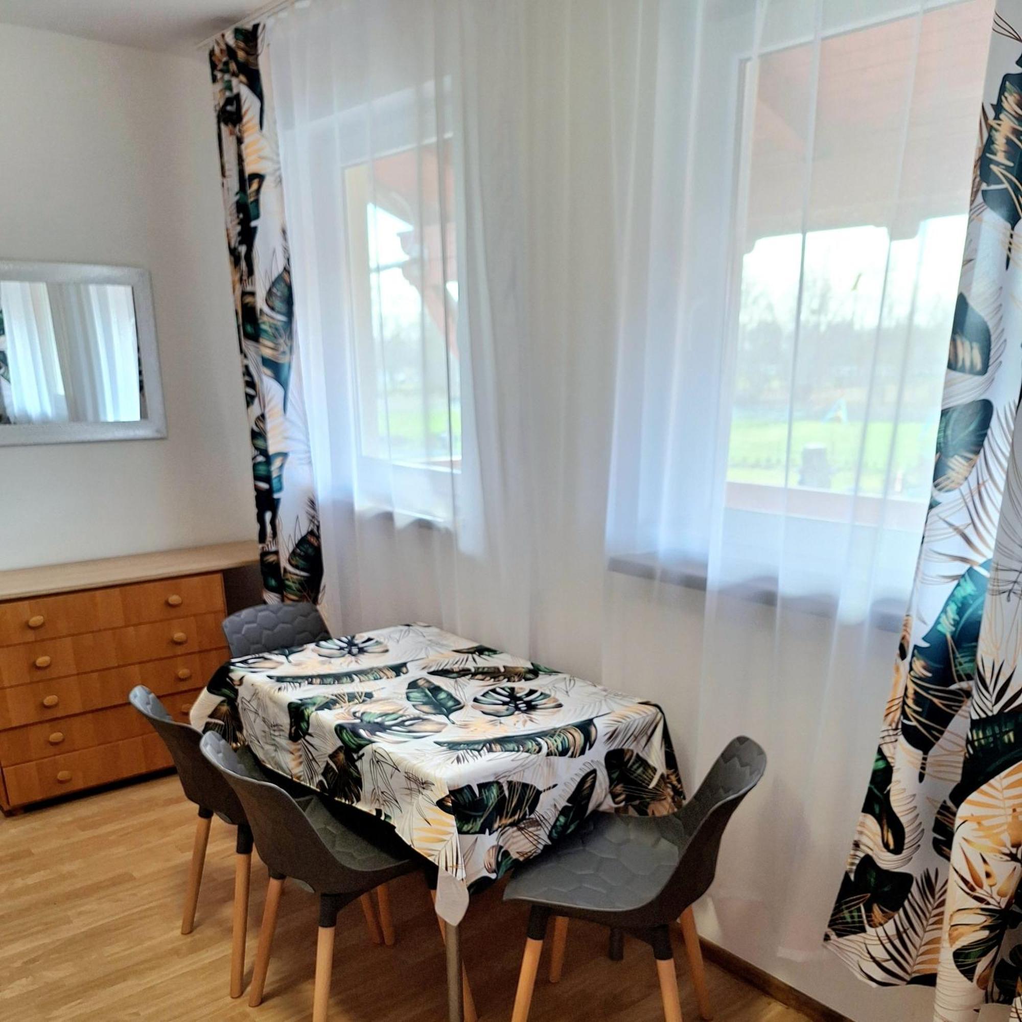Zacisze Apartamenty,pokoje Privatunterkunft